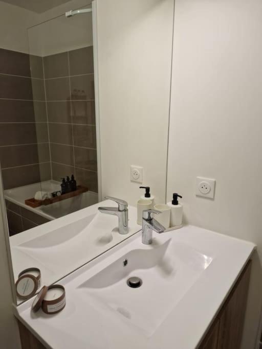 Cozy Apartment Near Paris Clamart Buitenkant foto