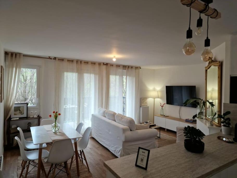 Cozy Apartment Near Paris Clamart Buitenkant foto